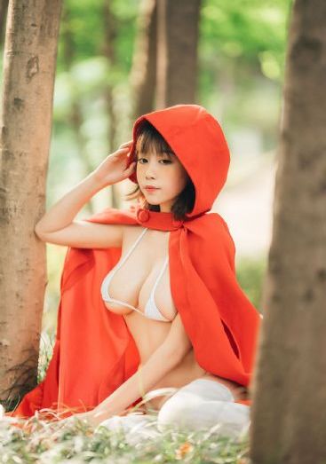 战火中的花蕾
