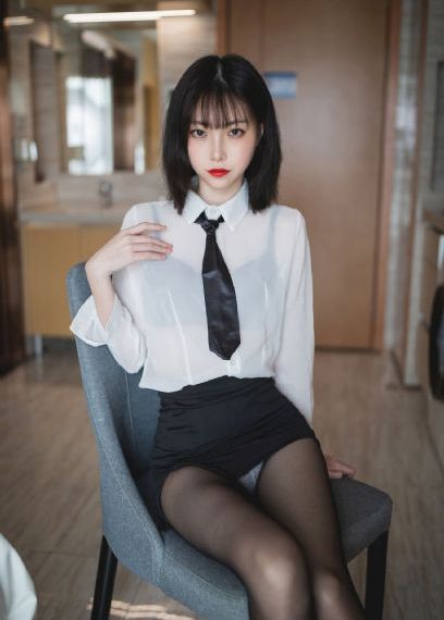 八尺大人在线观看