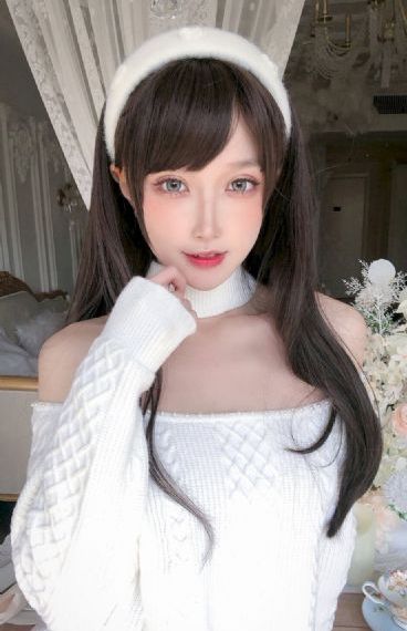 拥抱太阳的月亮